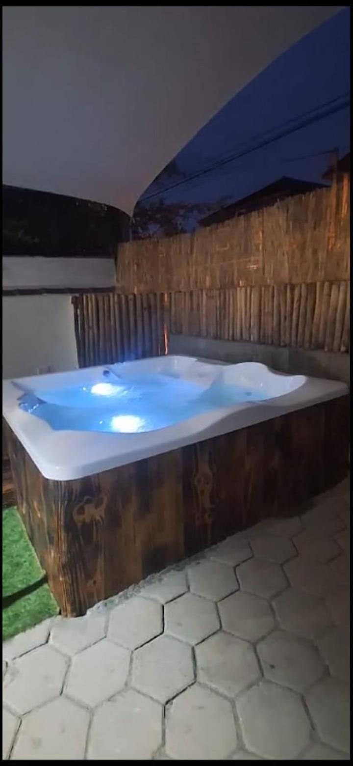 Casa Com Jacuzzi Aquecida Do Lazaro